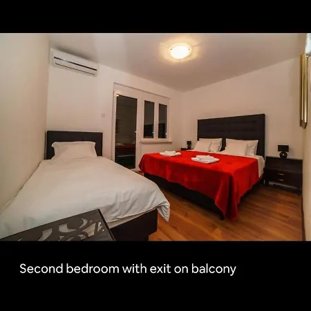 Beach Central Apartment *