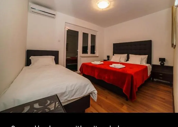 Beach Central Apartment *