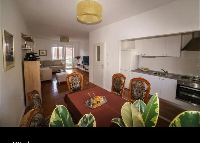 דירה Beach Central Apartment