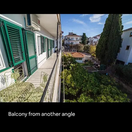 Beach Central Apartment